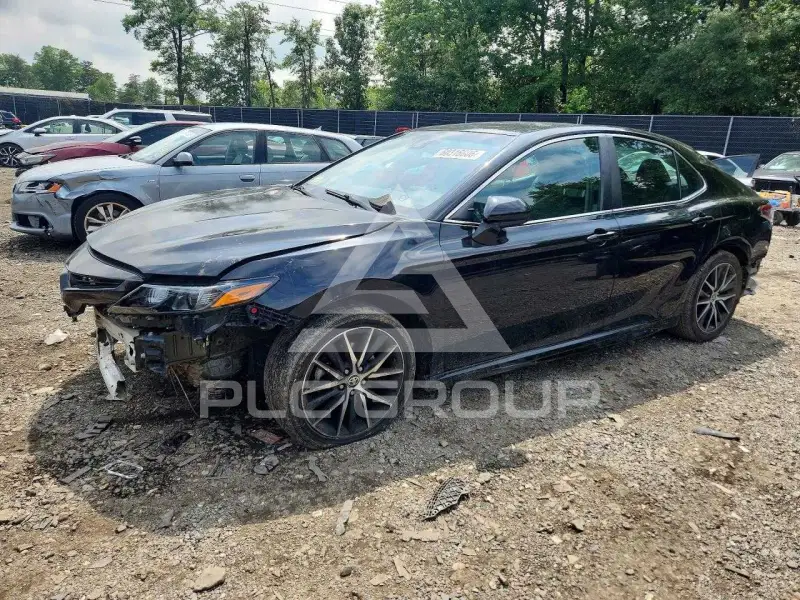 2021 Toyota CAMRY photo