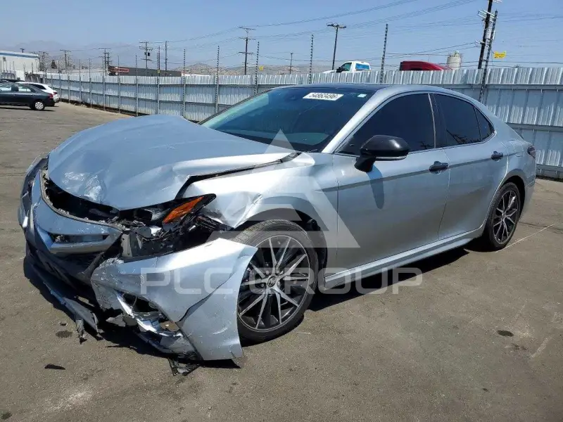 2021 Toyota CAMRY фото