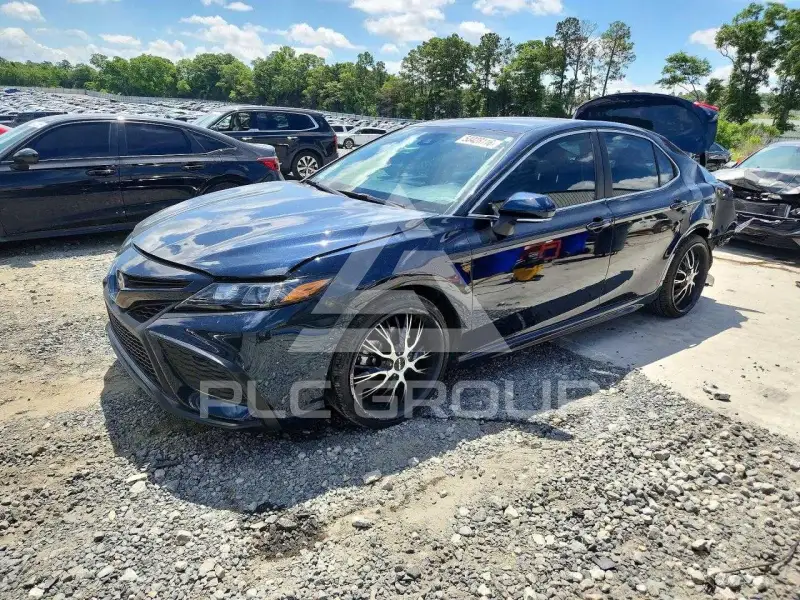 2021 Toyota CAMRY photo