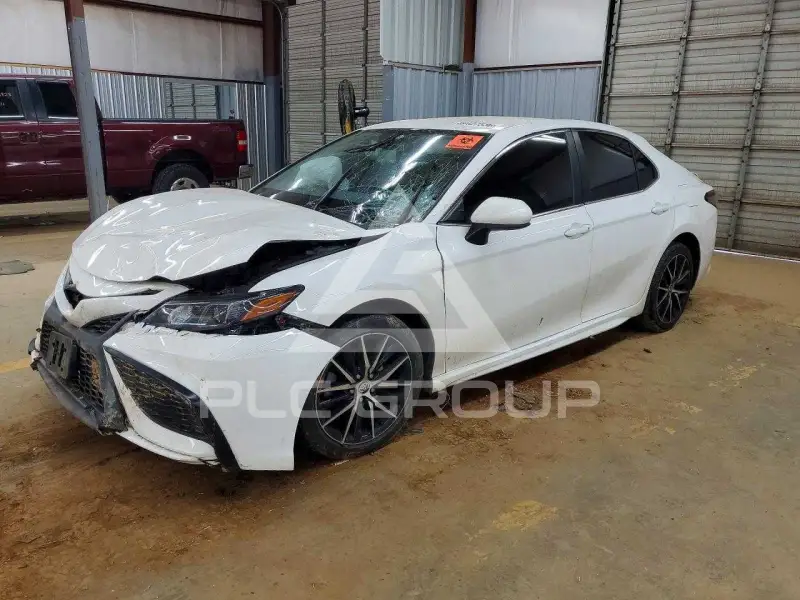 2021 Toyota CAMRY photo