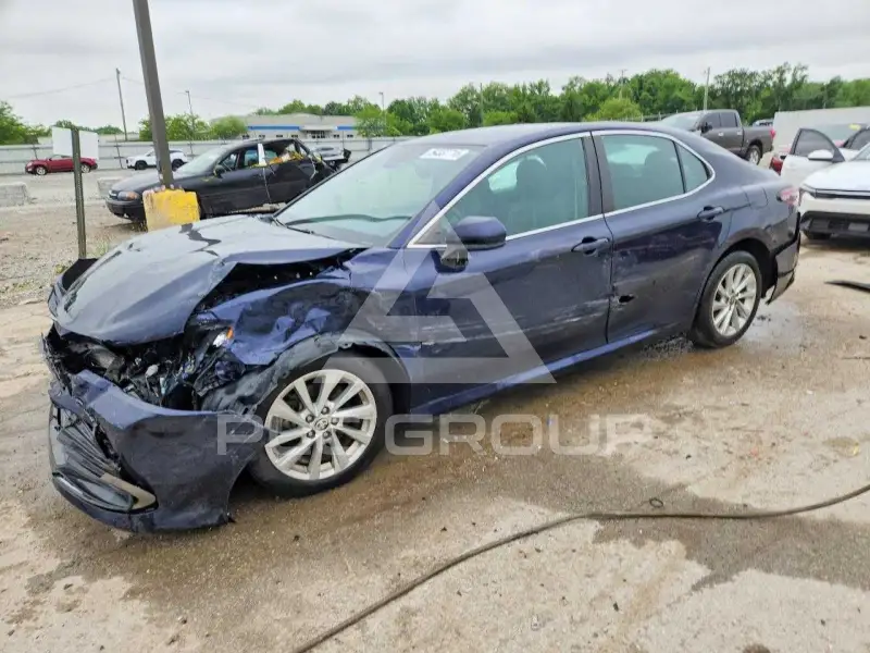 2021 Toyota CAMRY фото