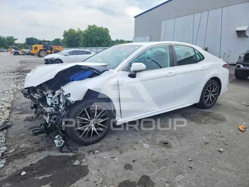 2021 Toyota CAMRY фото