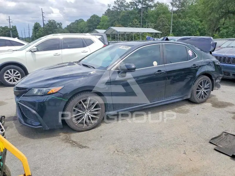 2021 Toyota CAMRY photo
