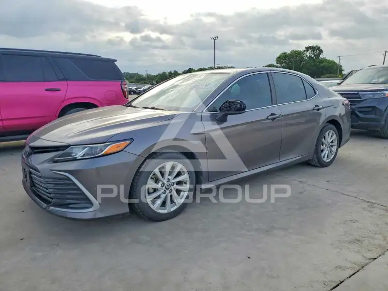 2021 Toyota CAMRY photo