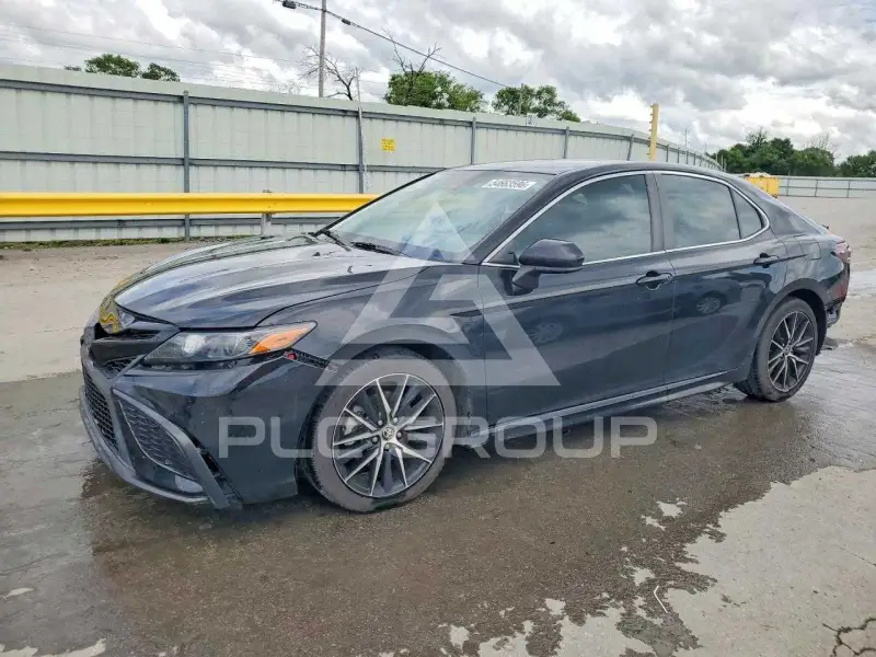 2021 Toyota CAMRY photo