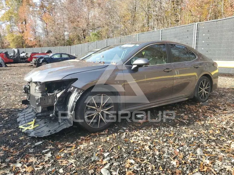 2021 Toyota CAMRY фото