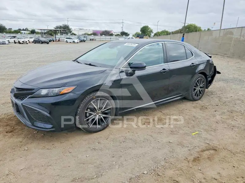 2021 Toyota CAMRY photo