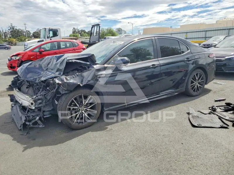 2021 Toyota CAMRY фото
