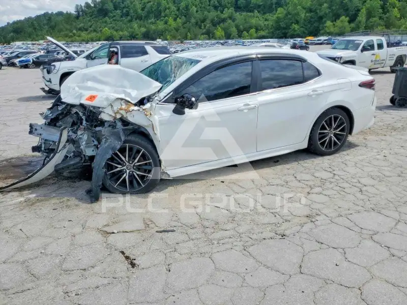 2021 Toyota CAMRY photo
