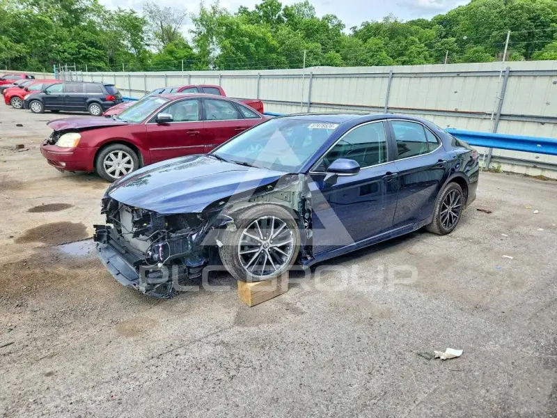 2021 Toyota CAMRY photo