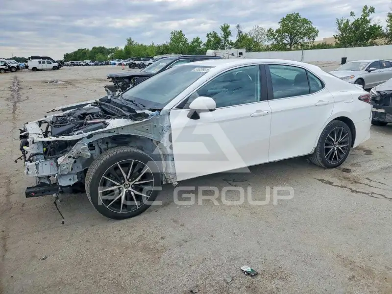 2021 Toyota CAMRY фото