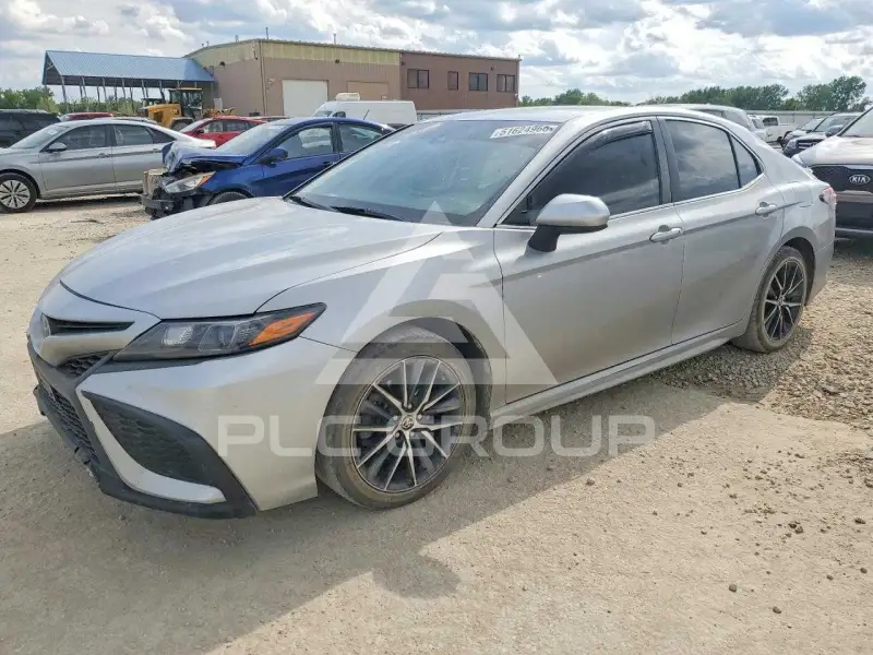 2021 Toyota CAMRY photo