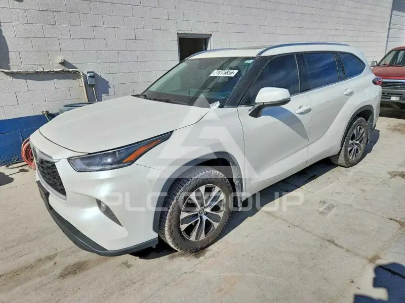 2021 Toyota Highlander photo