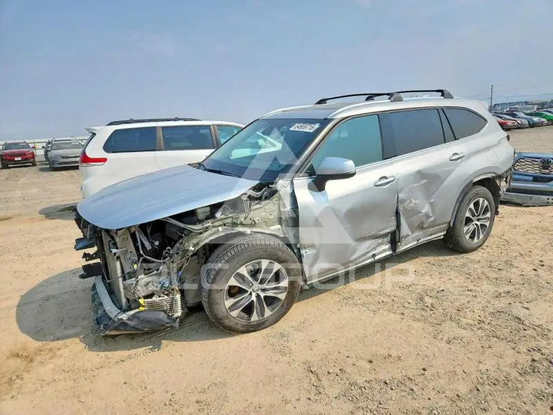 2021 Toyota Highlander photo