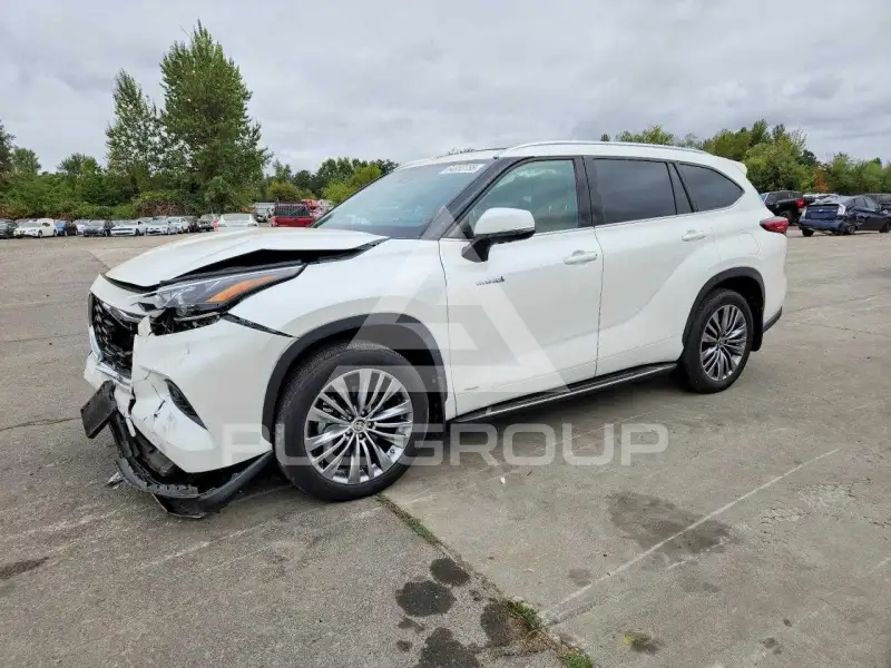 2021 Toyota Highlander photo