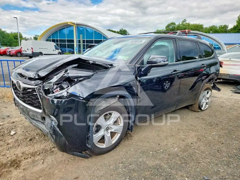 2021 Toyota Highlander photo