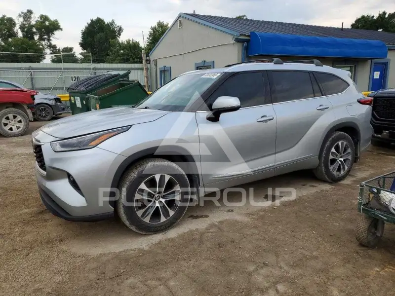 2021 Toyota Highlander фото