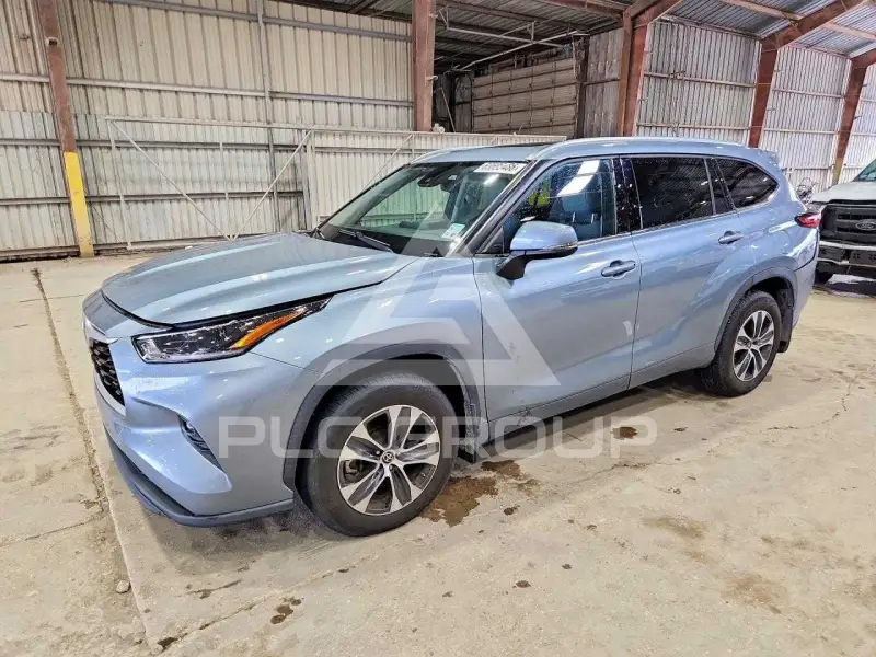 2021 Toyota Highlander photo