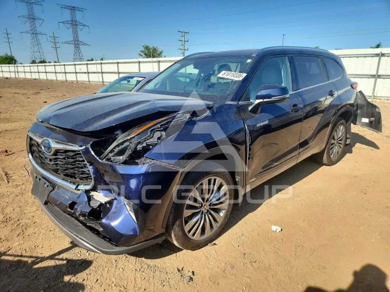 2021 Toyota Highlander photo