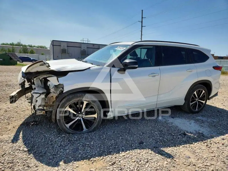 2021 Toyota Highlander фото