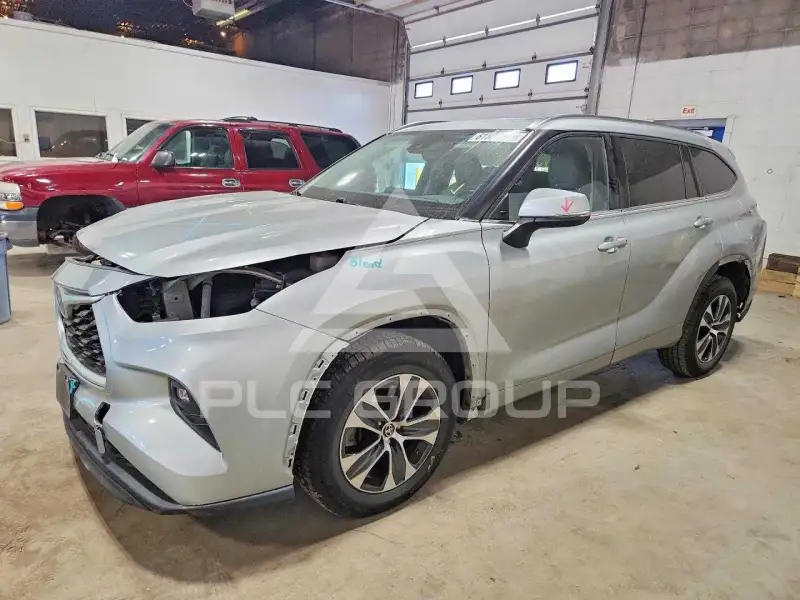 2021 Toyota Highlander photo