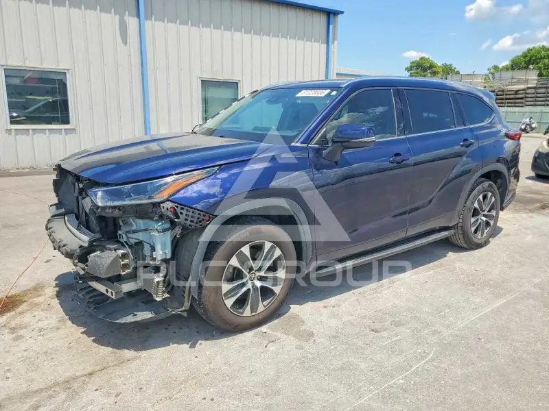 2021 Toyota Highlander photo