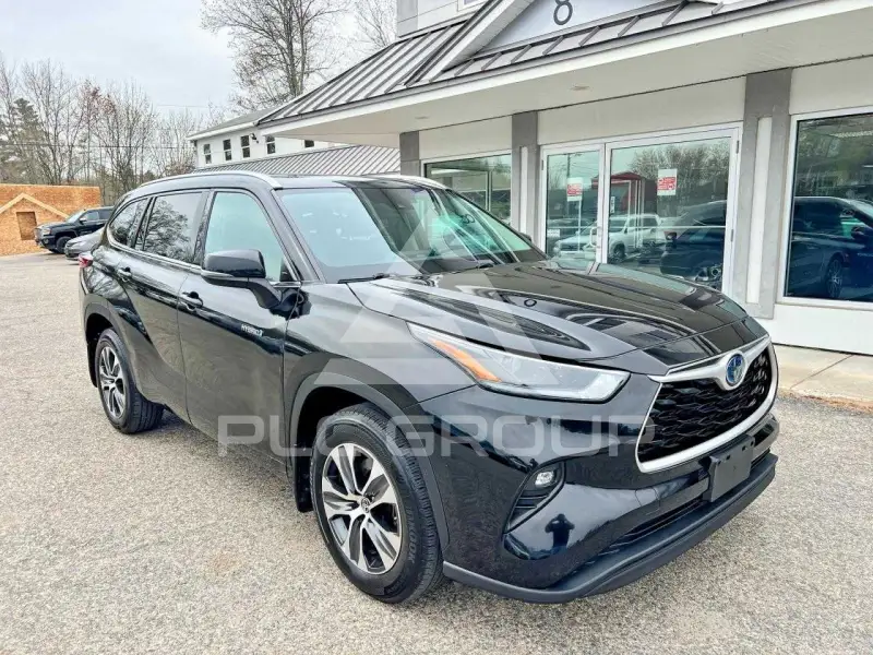 2021 Toyota Highlander photo