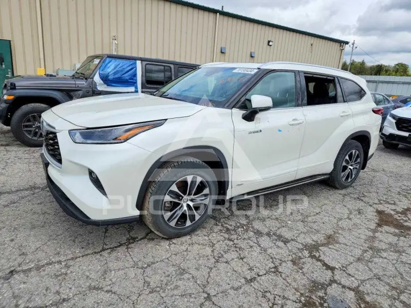 2021 Toyota Highlander photo