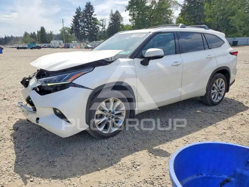 2021 Toyota Highlander photo