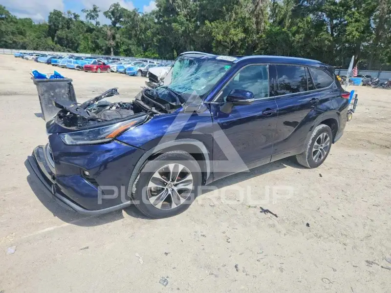 2021 Toyota Highlander photo