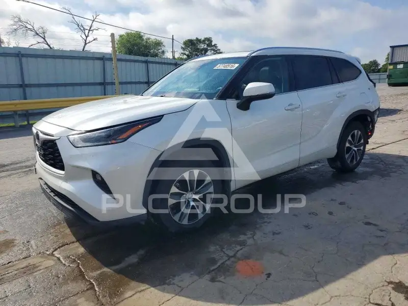2021 Toyota Highlander photo