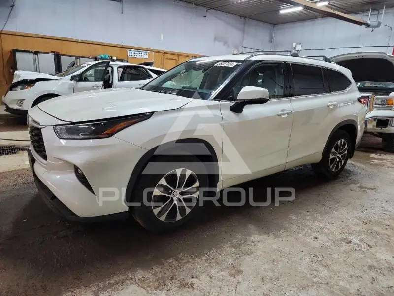 2021 Toyota Highlander photo