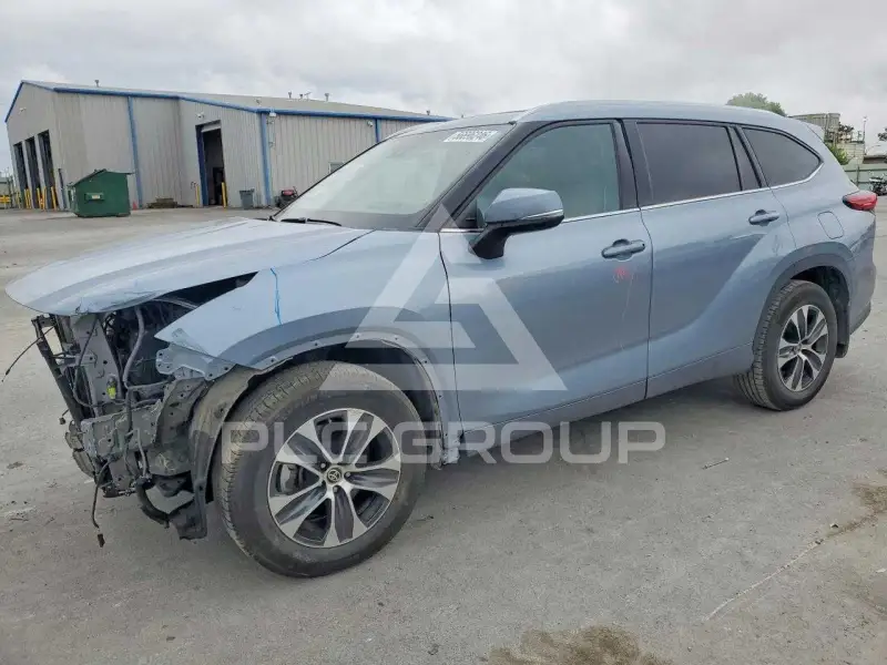 2021 Toyota Highlander photo