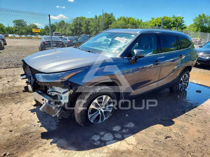 2021 Toyota Highlander фото