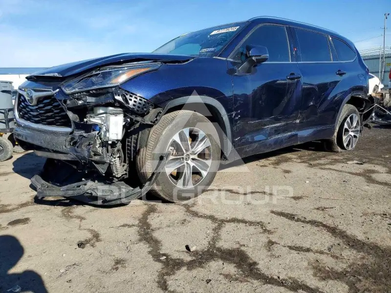 2021 Toyota Highlander photo