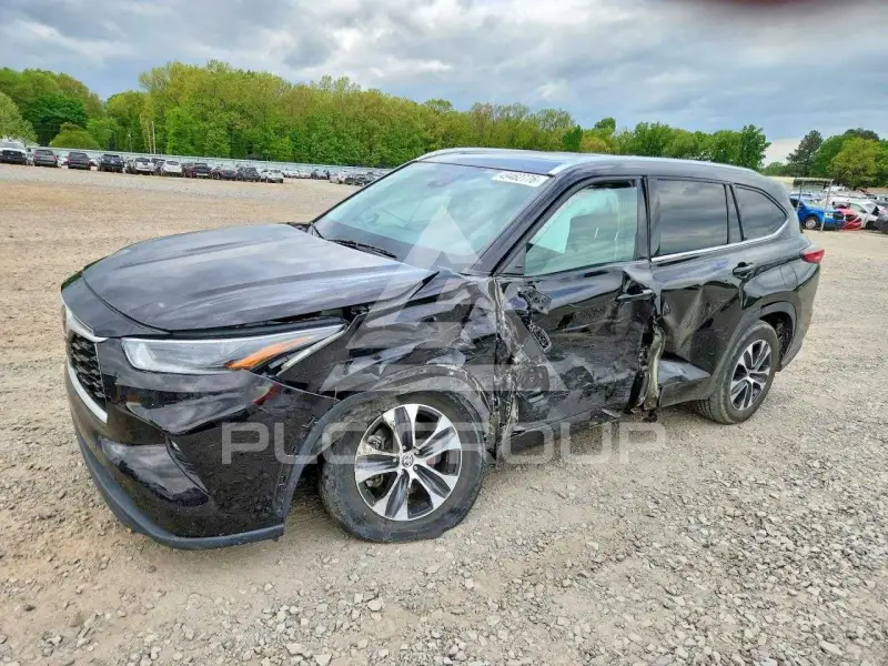 2021 Toyota Highlander photo