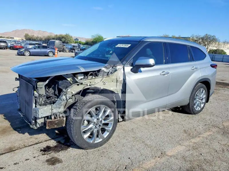 2021 Toyota Highlander photo
