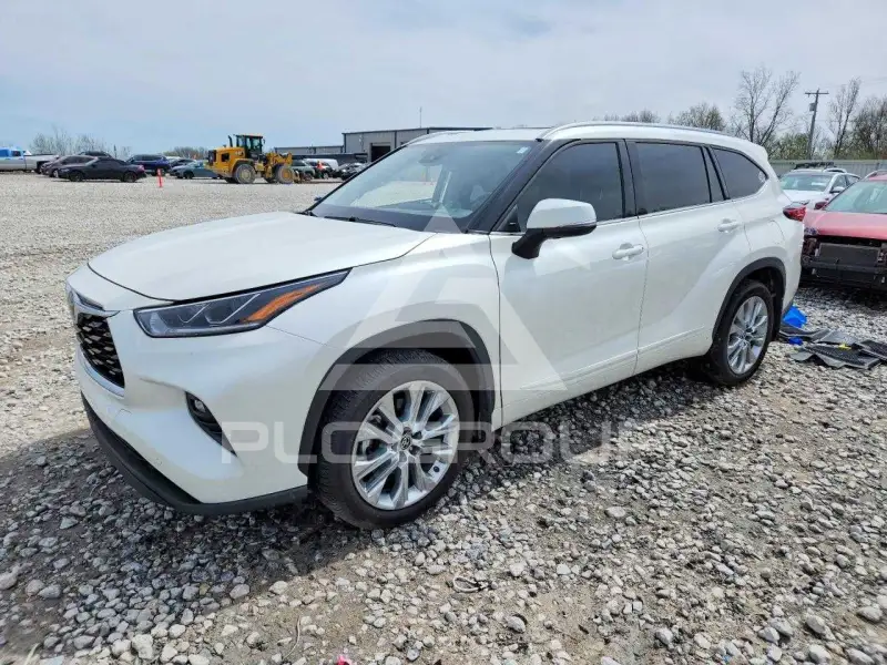 2021 Toyota Highlander photo
