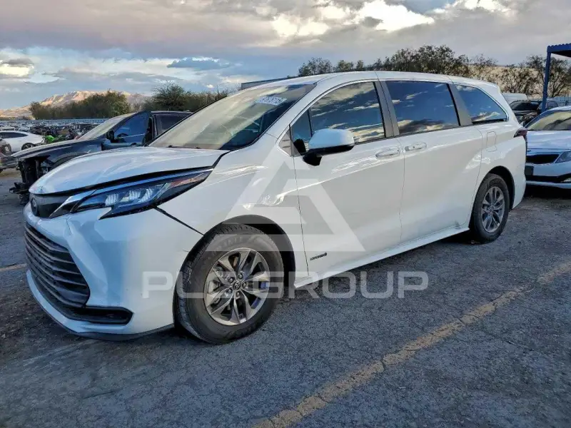 2021 Toyota SIENNA photo
