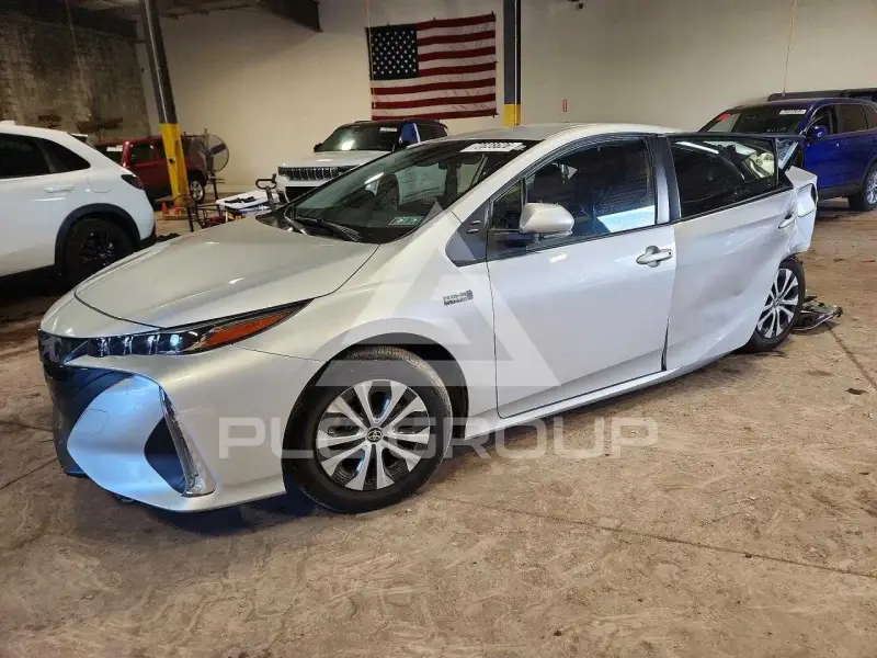 2021 Toyota PRIUS фото