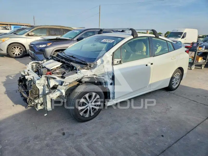 2021 Toyota PRIUS photo
