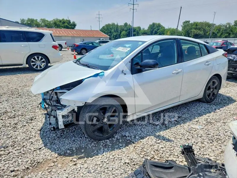 2021 Toyota PRIUS photo
