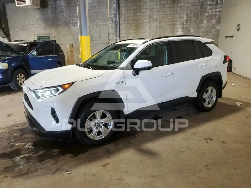 2021 Toyota RAV4 фото