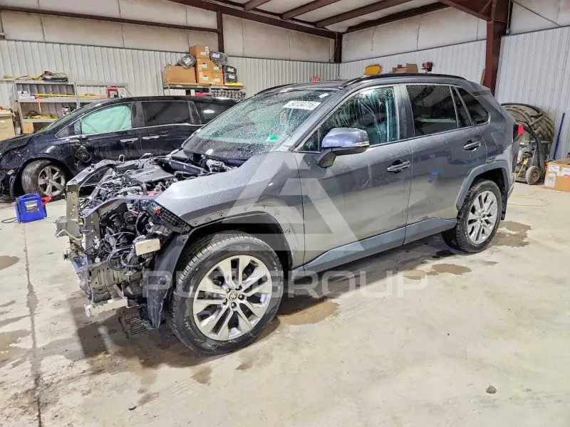 2021 Toyota RAV4 фото