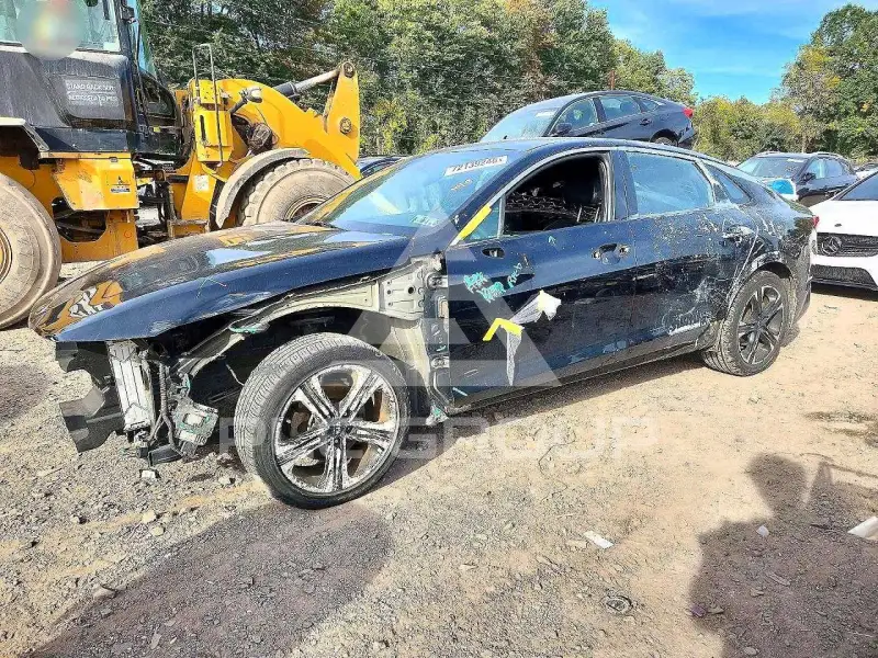 2021 KIA K5 photo