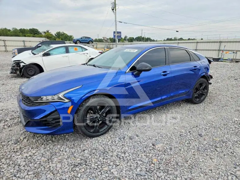 2021 KIA K5 photo