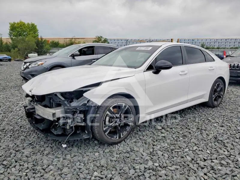 2021 KIA K5 photo