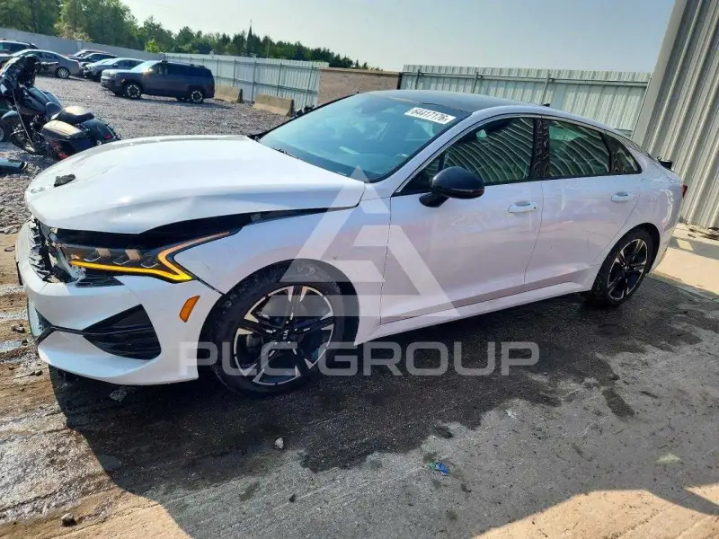 2021 KIA K5 photo