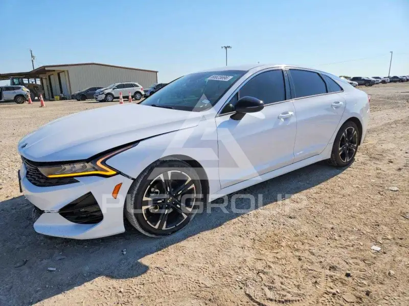 2021 KIA K5 photo
