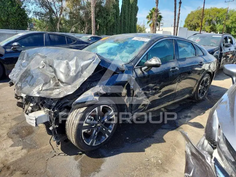 2021 KIA K5 фото